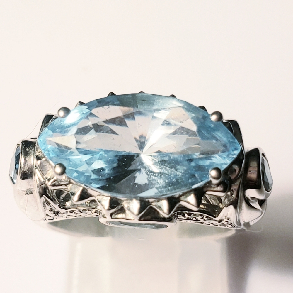 Rare and Vintage Estate Victoria Wieck Genuine Sky Blue Topaz Ring - Picture 3 of 16
